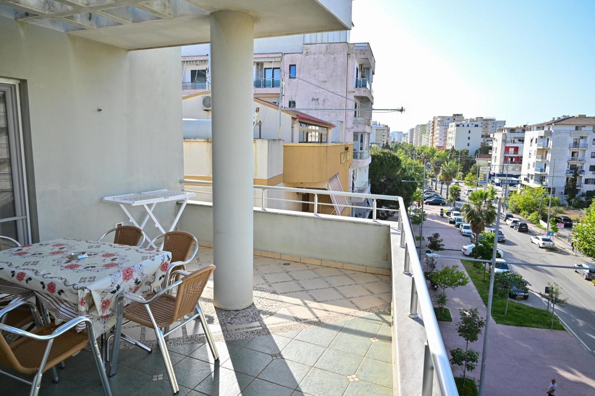 Hotel Vila Emes Durres Exterior photo